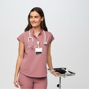 Figs scrub set in Mauve